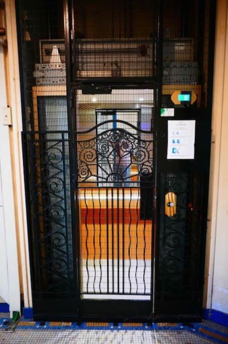 Charmant Studio Parisien Au Coeur Du 15E Arrondissement Bagian luar foto