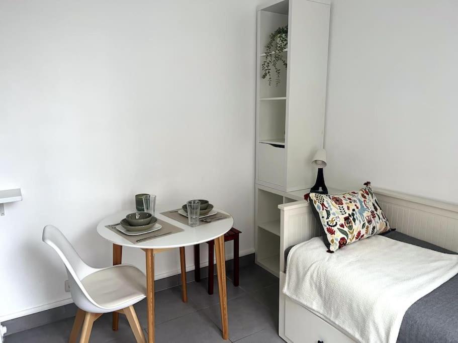 Charmant Studio Parisien Au Coeur Du 15E Arrondissement Bagian luar foto